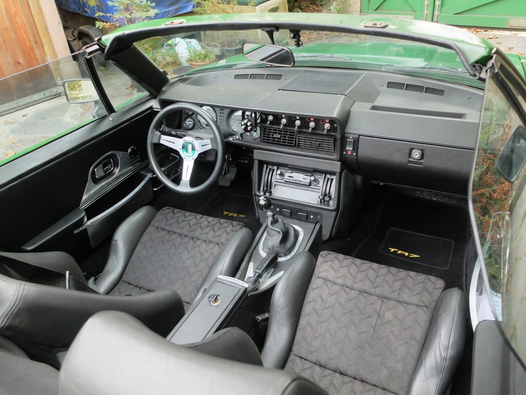 TR7 V8 interior