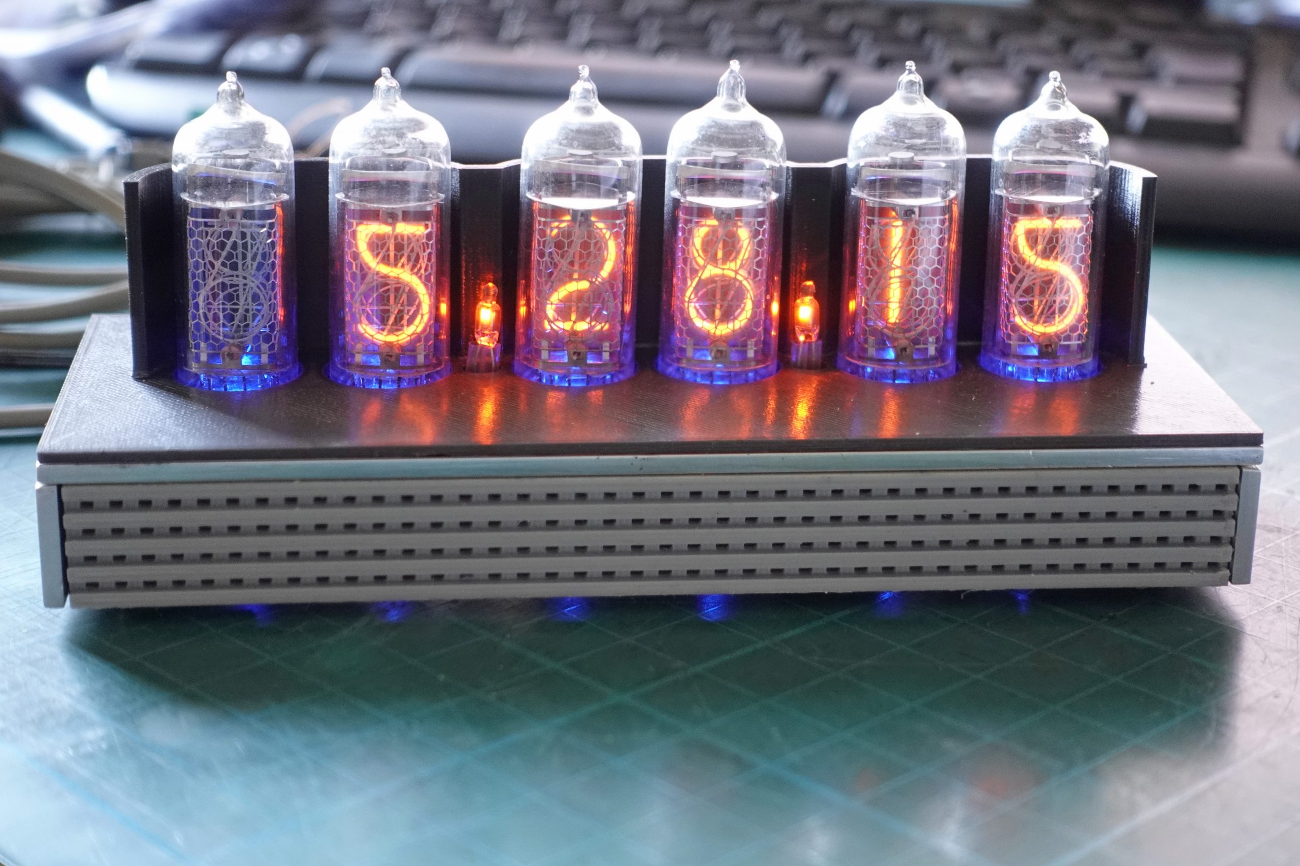 Nixie tube clock