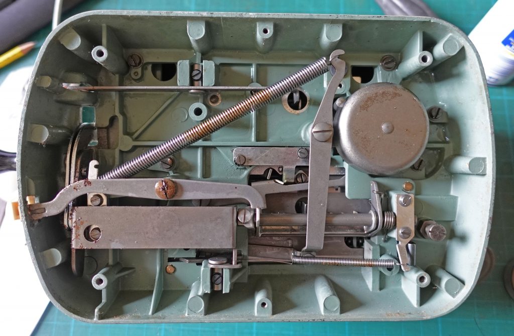 Muldivo Mentor calculator underside mechanism